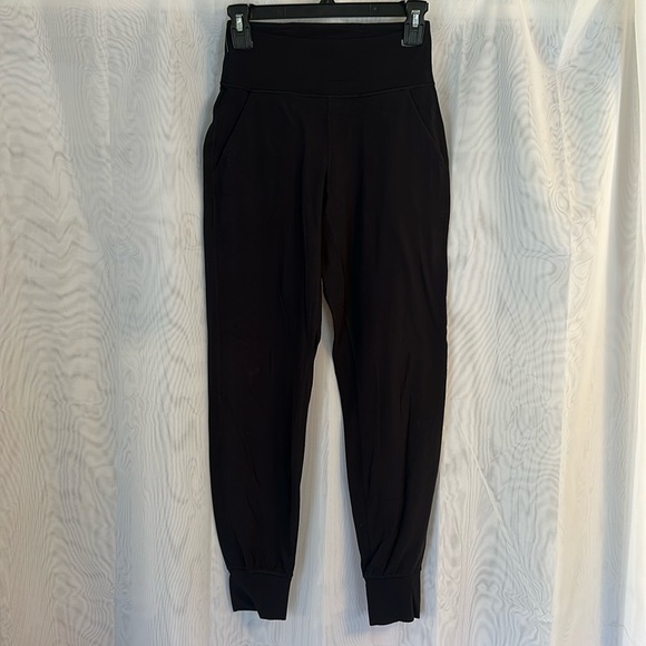 Lululemon Align Joggers - Picture 1 of 5